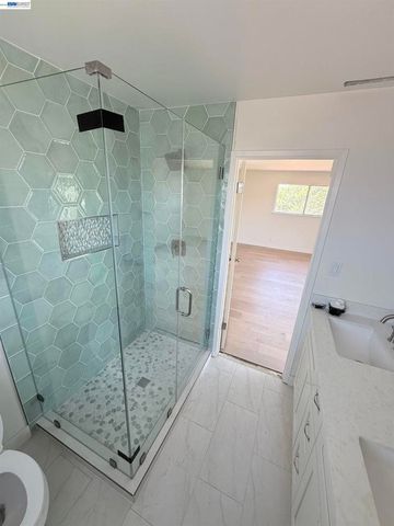 9155 Crest Ave, Oakland, CA 94605