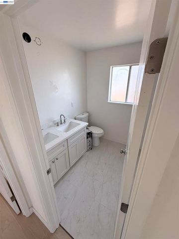 9155 Crest Ave, Oakland, CA 94605