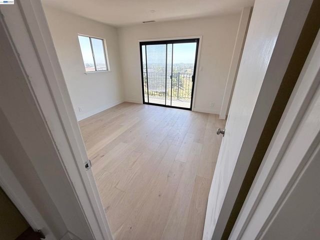 9155 Crest Ave, Oakland, CA 94605