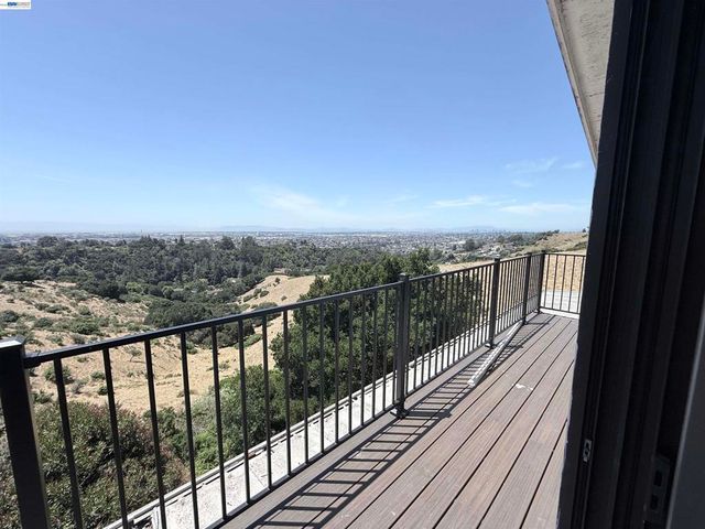 9155 Crest Ave, Oakland, CA 94605
