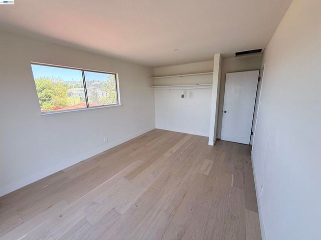 9155 Crest Ave, Oakland, CA 94605