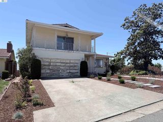 9155 Crest Ave, Oakland, CA 94605