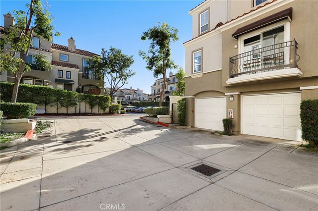 33 Via Pamplona, Rancho Santa Margarita, CA 92688