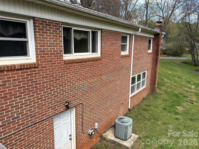 2137 23rd Street Drive SE, Hickory, NC 28602