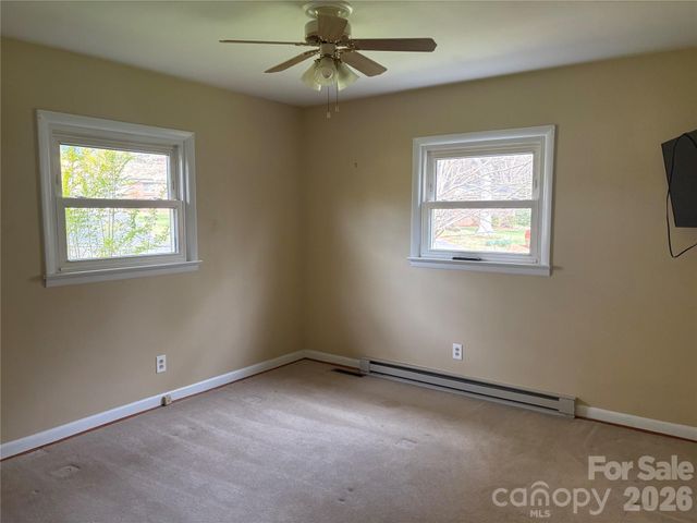 2137 23rd Street Drive SE, Hickory, NC 28602