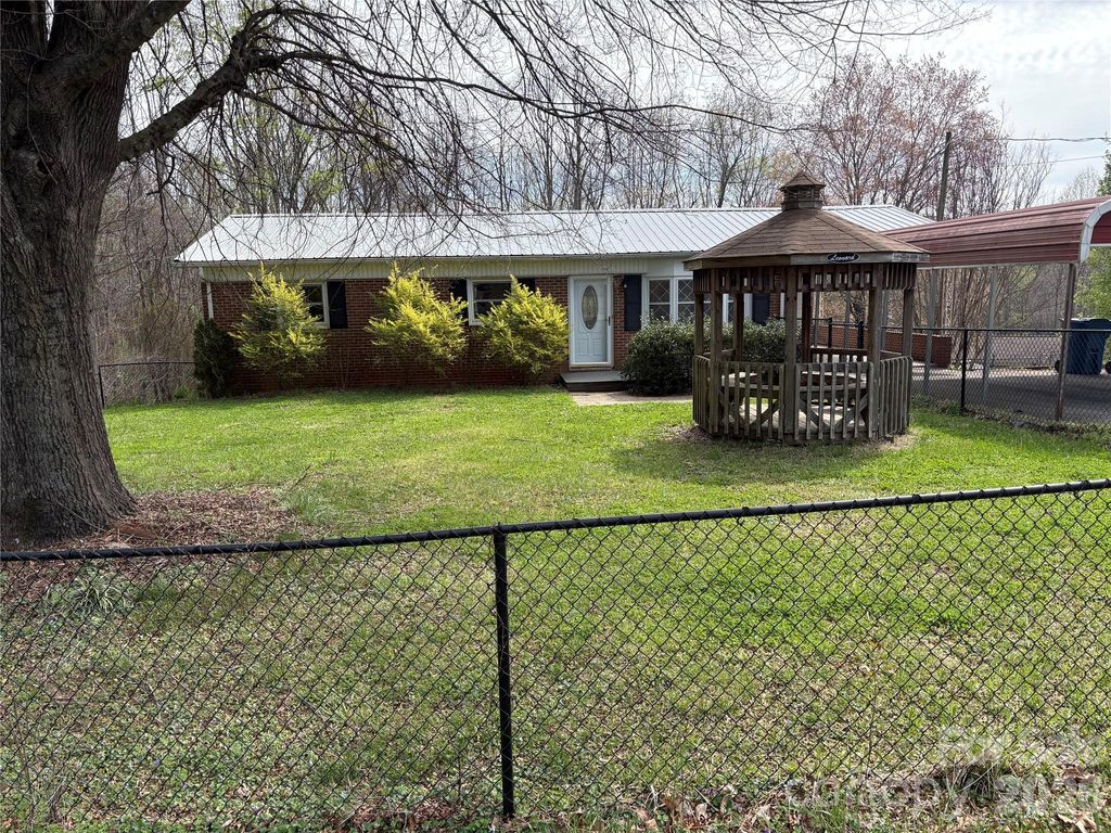 2137 23rd Street Drive SE, Hickory, NC 28602