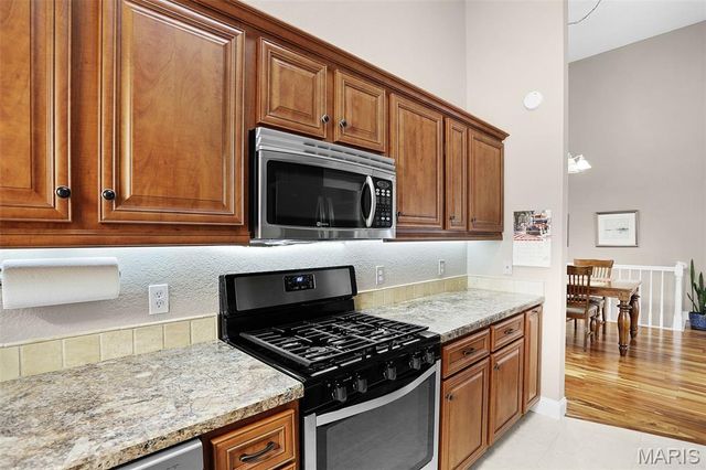 2041 Bayonne Drive 27C, St Charles, MO 63303