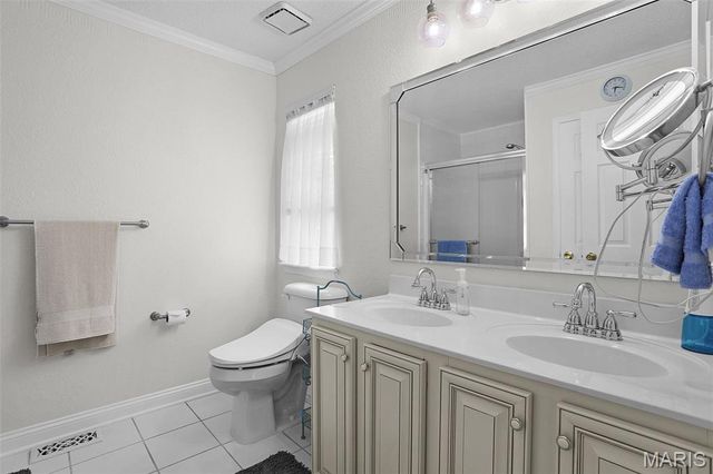 2041 Bayonne Drive 27C, St Charles, MO 63303