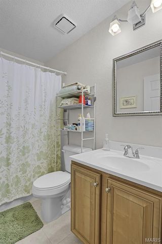 2041 Bayonne Drive 27C, St Charles, MO 63303