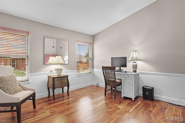 2041 Bayonne Drive 27C, St Charles, MO 63303