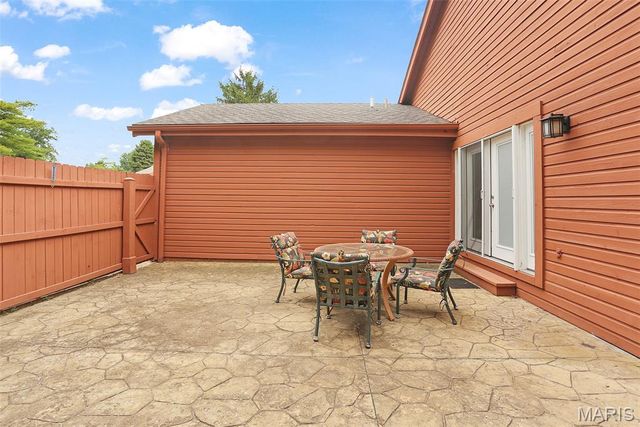 2041 Bayonne Drive 27C, St Charles, MO 63303