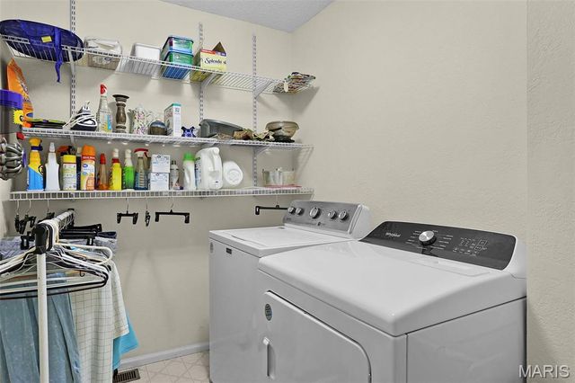 2041 Bayonne Drive 27C, St Charles, MO 63303