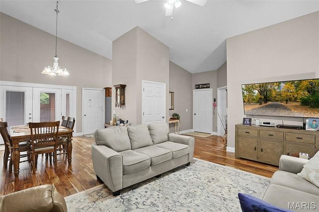 2041 Bayonne Drive 27C, St Charles, MO 63303