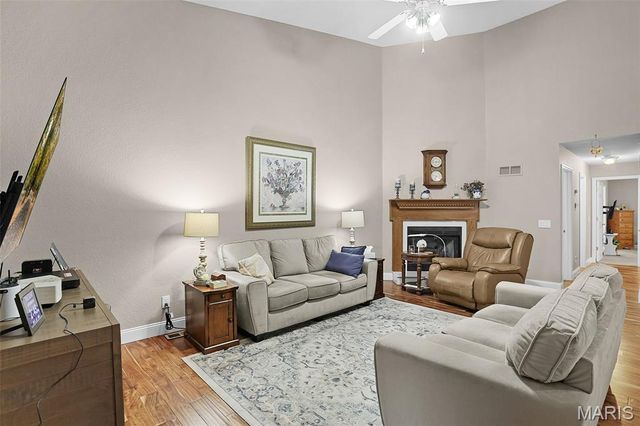 2041 Bayonne Drive 27C, St Charles, MO 63303