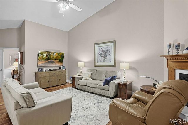 2041 Bayonne Drive 27C, St Charles, MO 63303
