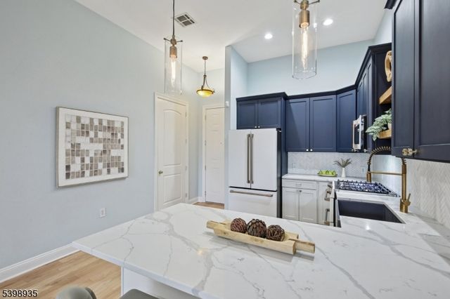 186 Walnut St 114, Bloomfield Twp., NJ 07003