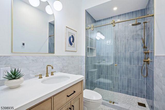 186 Walnut St 114, Bloomfield Twp., NJ 07003