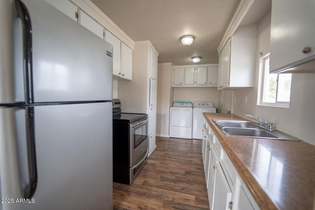 5950 W Missouri Avenue 101, Glendale, AZ 85301