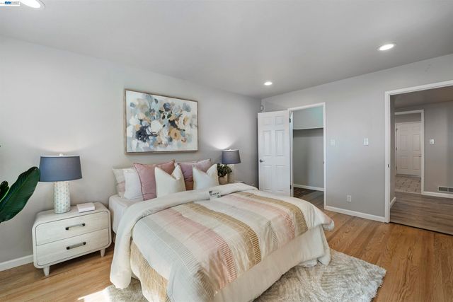 2624 Lakeview Dr, San Leandro, CA 94577