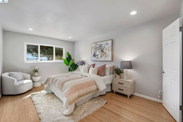 2624 Lakeview Dr, San Leandro, CA 94577