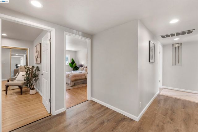 2624 Lakeview Dr, San Leandro, CA 94577