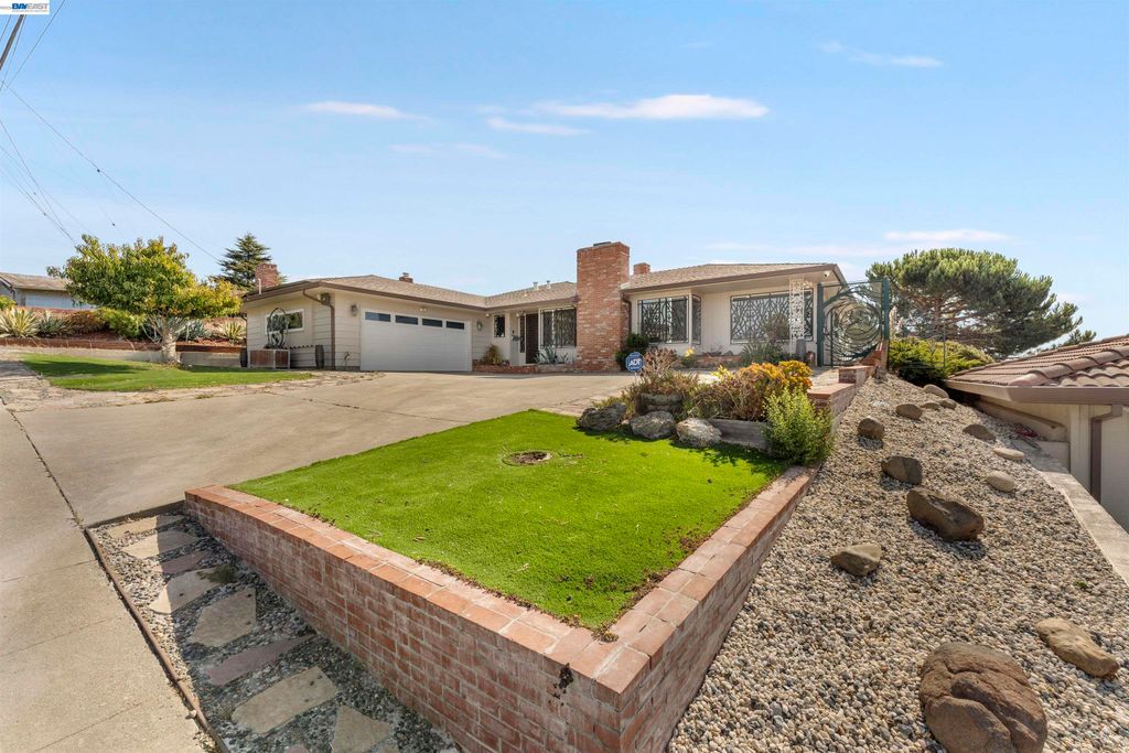 2624 Lakeview Dr, San Leandro, CA 94577