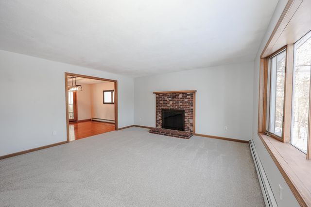 40 Joanne Drive, Hooksett, NH 03106