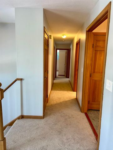 40 Joanne Drive, Hooksett, NH 03106