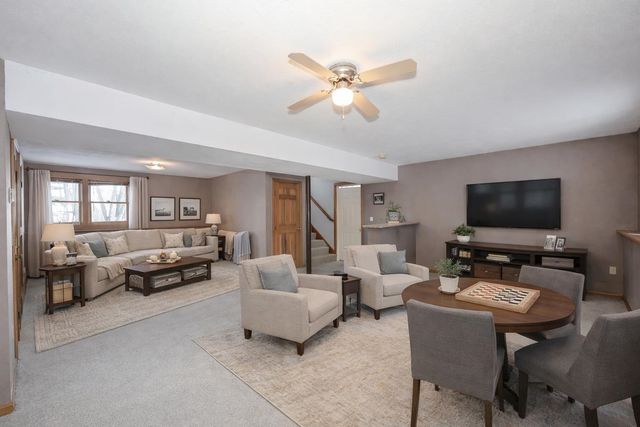 40 Joanne Drive, Hooksett, NH 03106