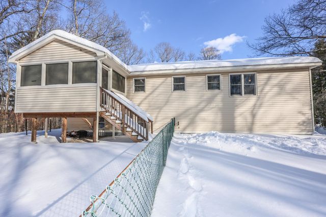 40 Joanne Drive, Hooksett, NH 03106