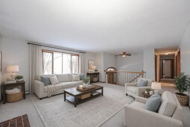 40 Joanne Drive, Hooksett, NH 03106