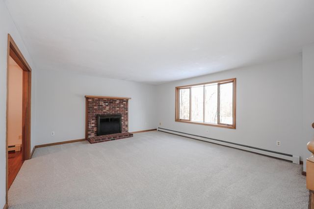 40 Joanne Drive, Hooksett, NH 03106