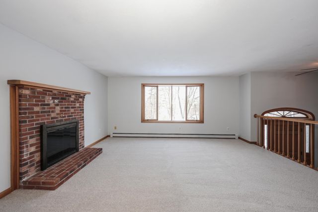 40 Joanne Drive, Hooksett, NH 03106