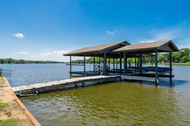 115 Dolly Drive, Mabank, TX 75156