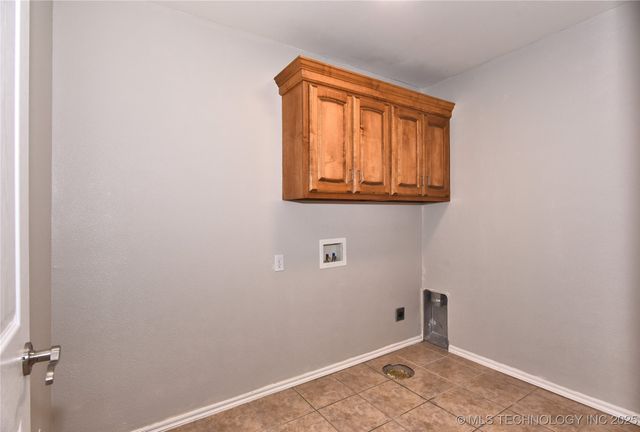 1004 E Fargo Street S, Broken Arrow, OK 74012