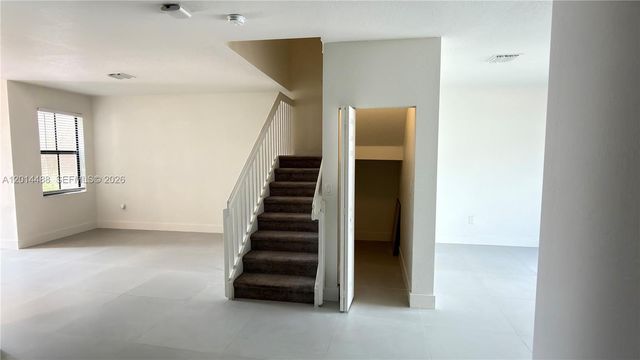 3469 W 106th St, Hialeah, FL 33018