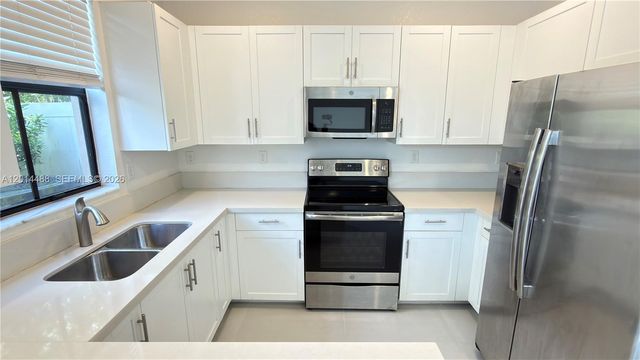 3469 W 106th St, Hialeah, FL 33018
