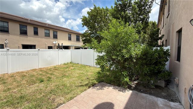 3469 W 106th St, Hialeah, FL 33018
