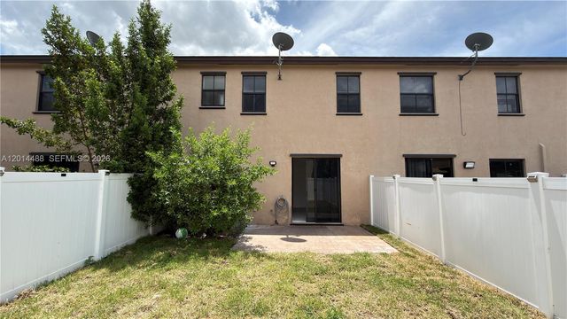 3469 W 106th St, Hialeah, FL 33018