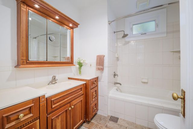 2095 James Avenue, Saint Paul, MN 55105