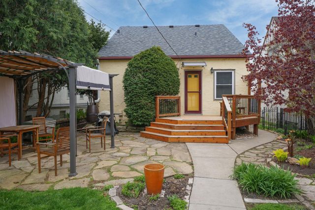 2095 James Avenue, Saint Paul, MN 55105