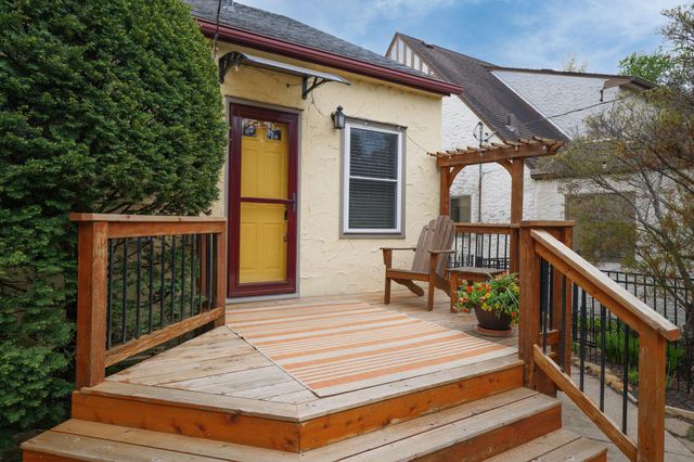 2095 James Avenue, Saint Paul, MN 55105