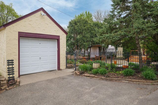 2095 James Avenue, Saint Paul, MN 55105