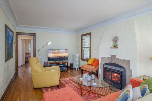 2095 James Avenue, Saint Paul, MN 55105