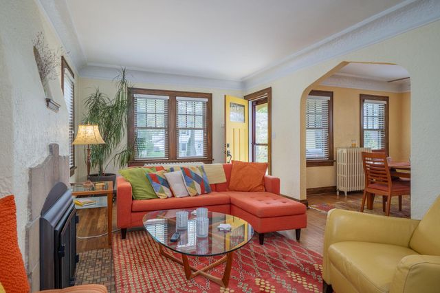 2095 James Avenue, Saint Paul, MN 55105