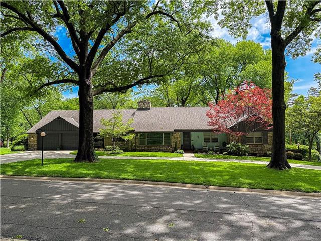9703 Overbrook Road, Leawood, KS 66206