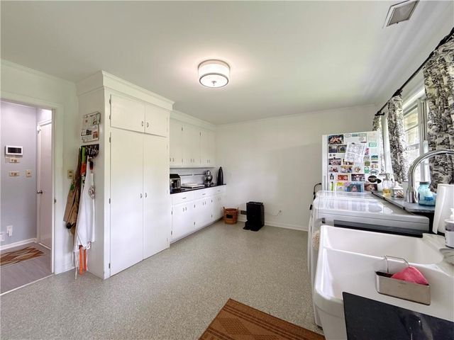 9703 Overbrook Road, Leawood, KS 66206