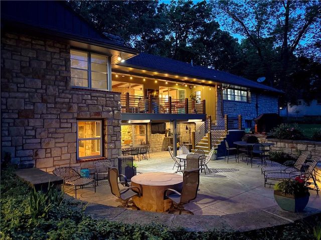9703 Overbrook Road, Leawood, KS 66206