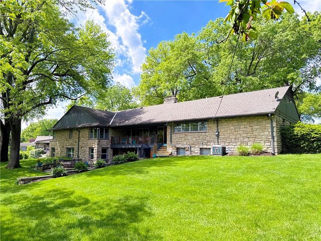 9703 Overbrook Road, Leawood, KS 66206