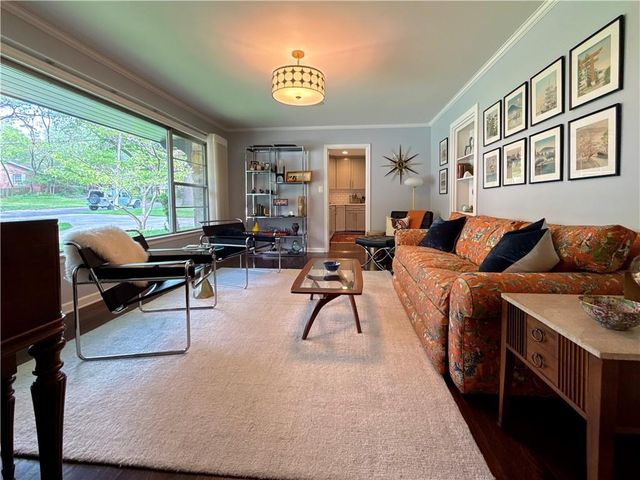 9703 Overbrook Road, Leawood, KS 66206